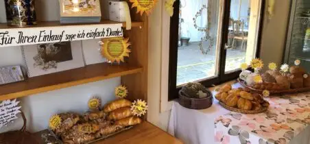 Dorfladen von Rita mit feinen Brötchen und anderen Gebäcken