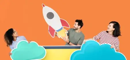 Menschen mit Wolken in den Händen oder einer Rakete